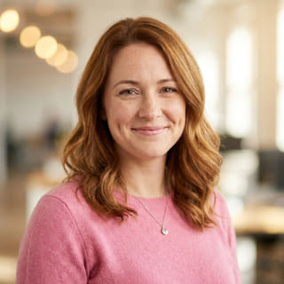 Emily Watson, indicada como Responsável pelo Apoio ao Cliente em Rota Fondivo, em imagem de perfil